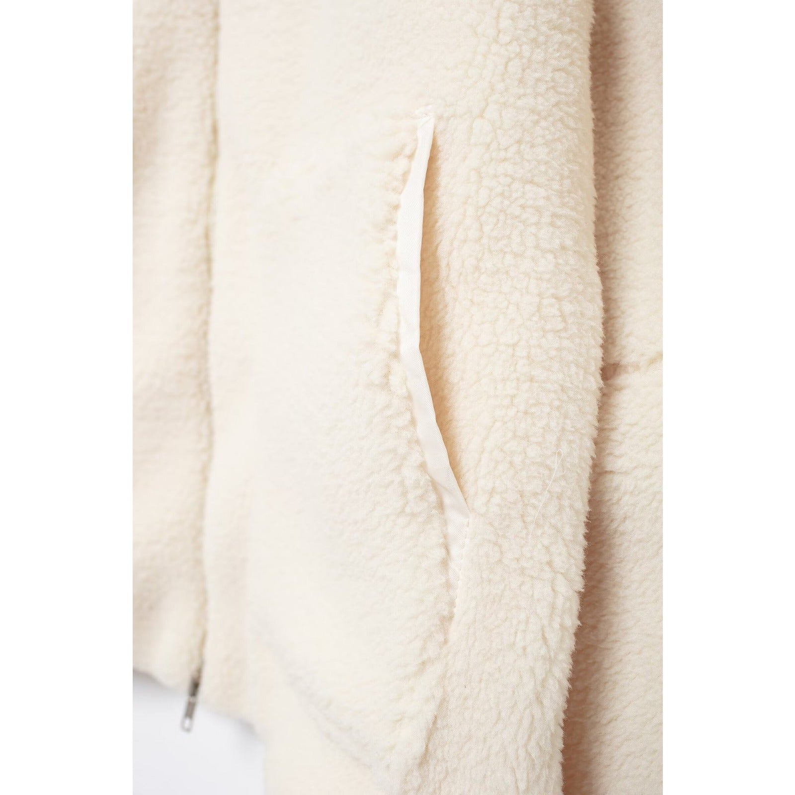 Wholesale Autumn and Winter New Solid Color Languid Style Lambswool Turtleneck Coat